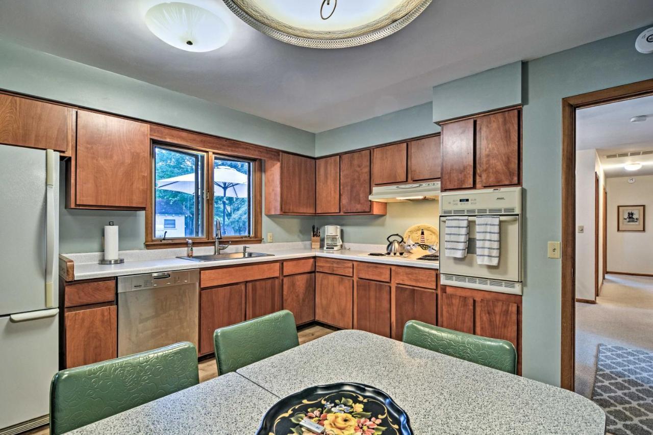 Lake Huron House With Grill And Beach Access! East Tawas Luaran gambar