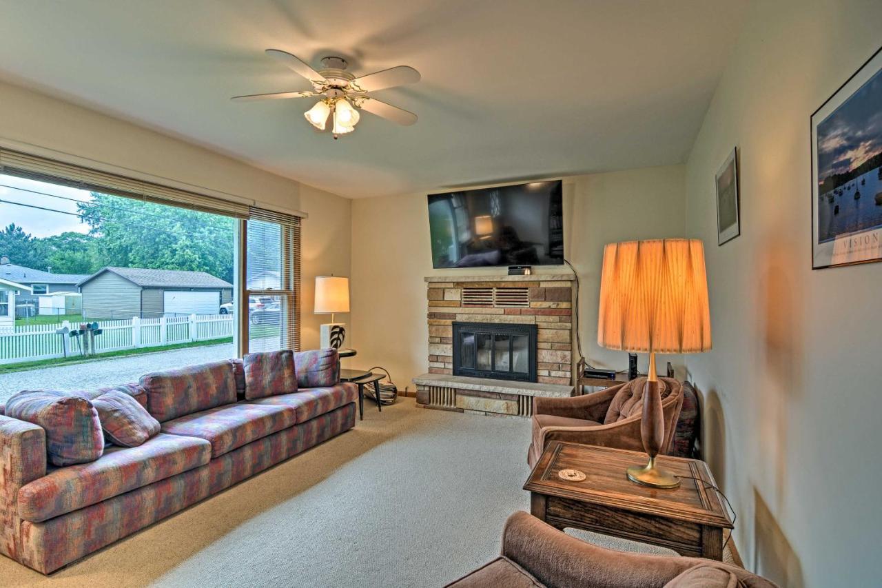Lake Huron House With Grill And Beach Access! East Tawas Luaran gambar