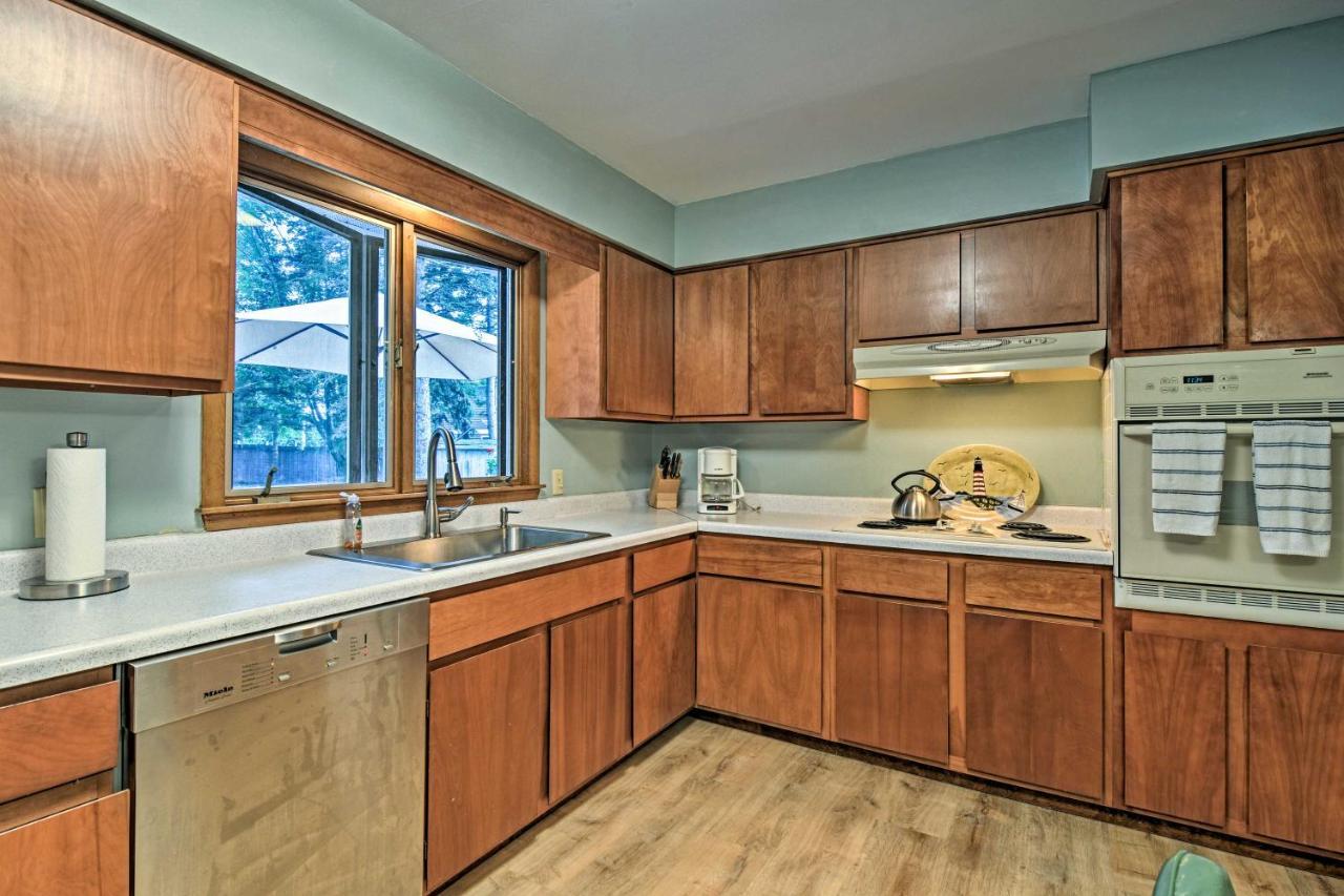 Lake Huron House With Grill And Beach Access! East Tawas Luaran gambar