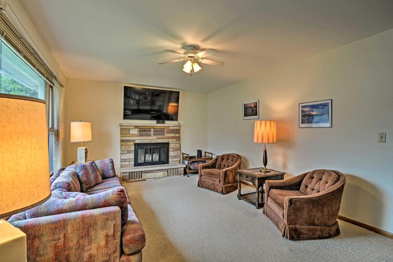 Lake Huron House With Grill And Beach Access! East Tawas Luaran gambar