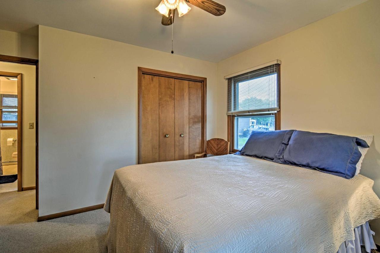 Lake Huron House With Grill And Beach Access! East Tawas Luaran gambar