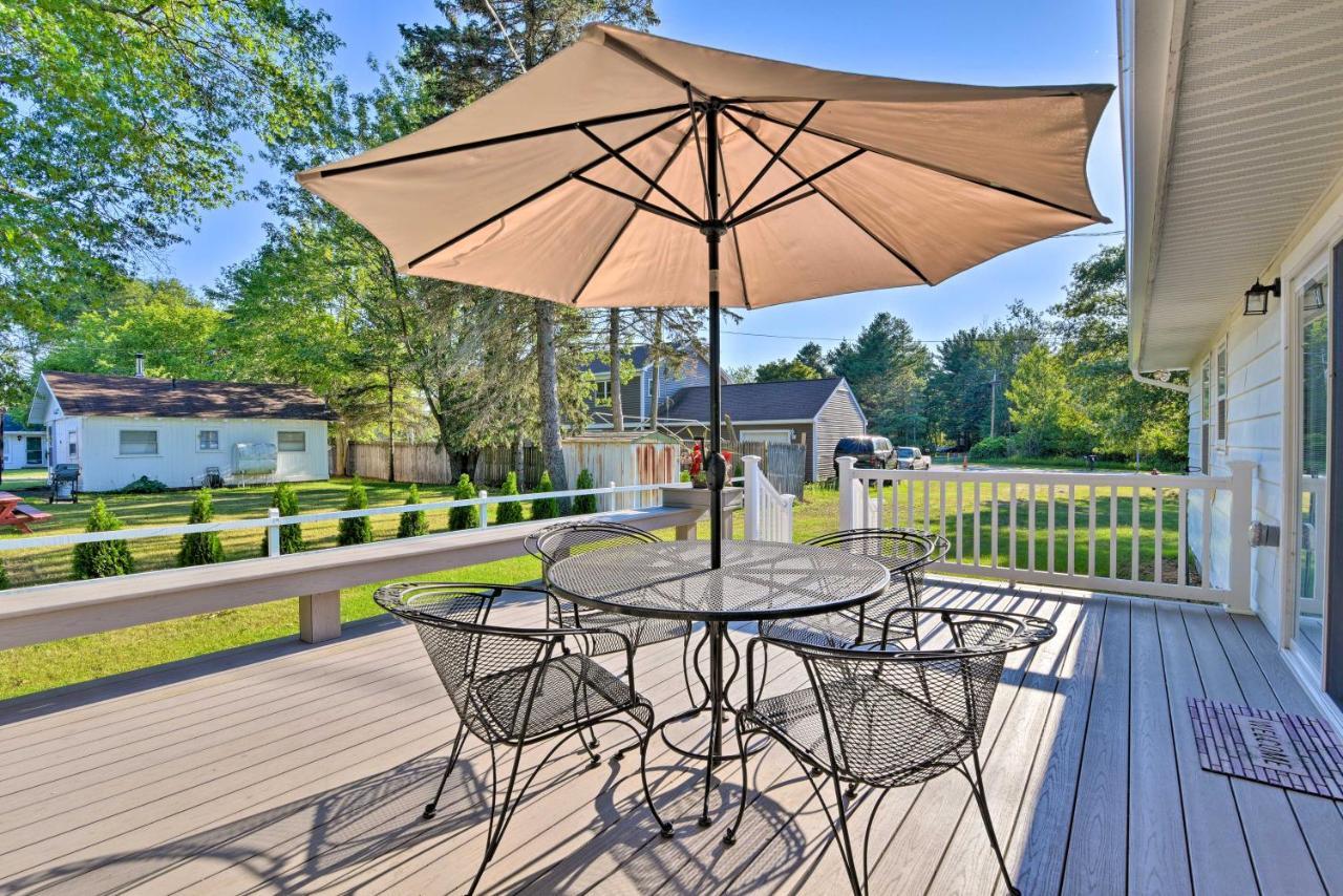Lake Huron House With Grill And Beach Access! East Tawas Luaran gambar