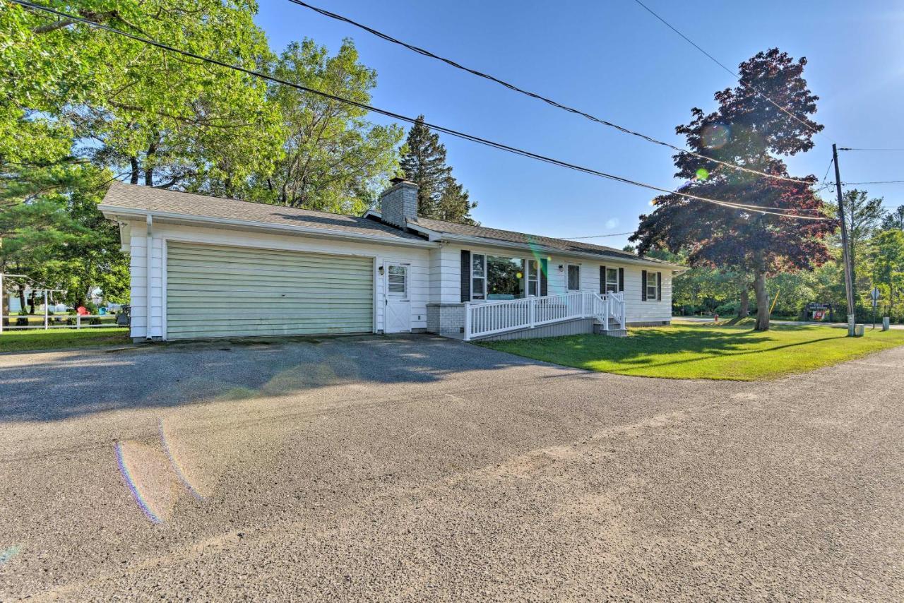 Lake Huron House With Grill And Beach Access! East Tawas Luaran gambar
