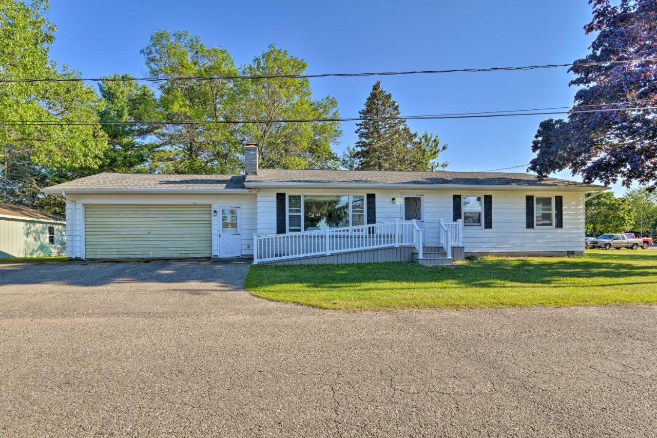 Lake Huron House With Grill And Beach Access! East Tawas Luaran gambar