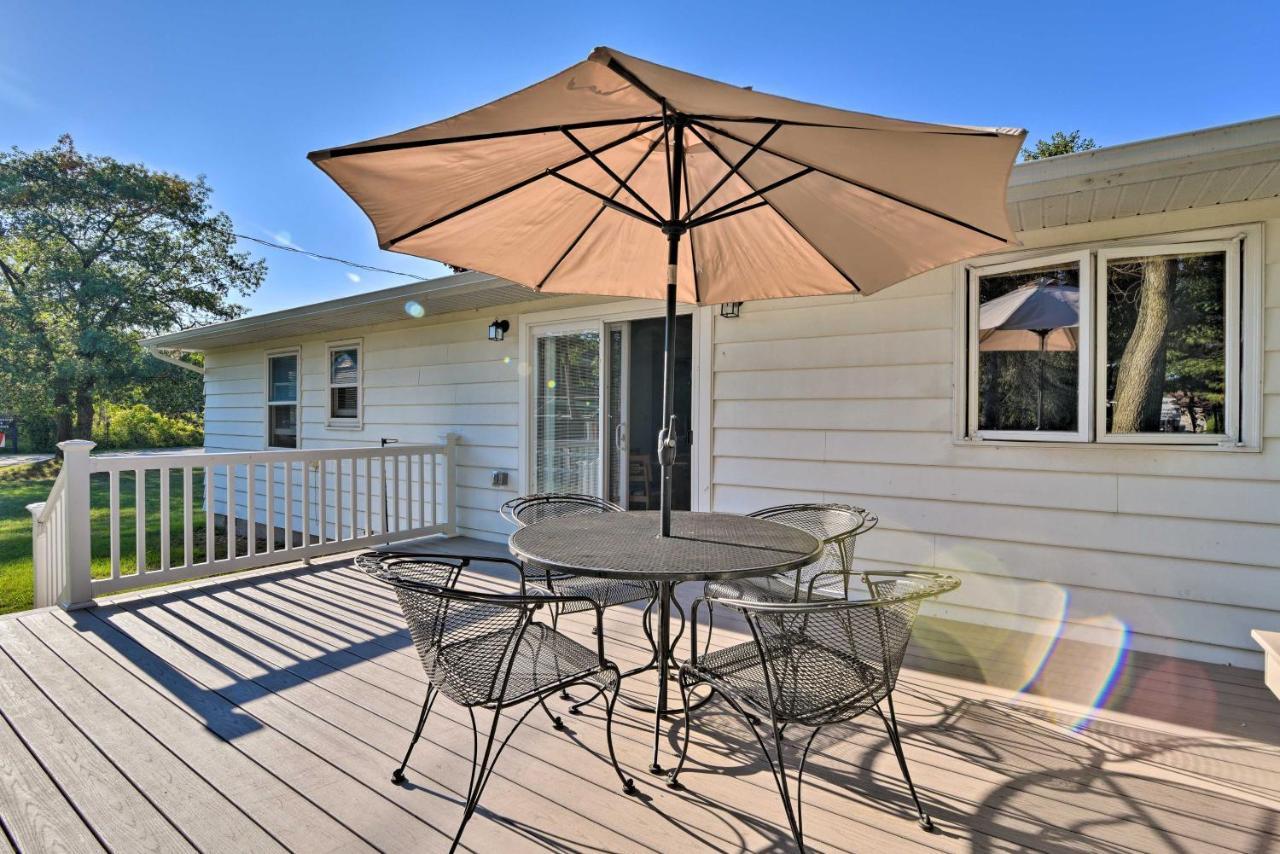 Lake Huron House With Grill And Beach Access! East Tawas Luaran gambar